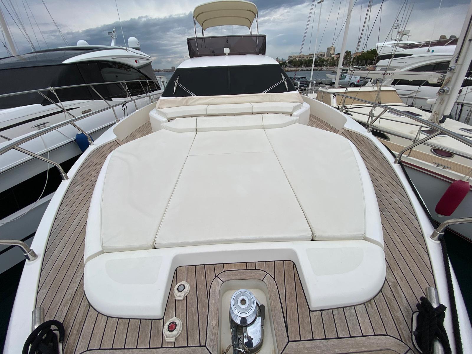 slider 3 Ferretti  550